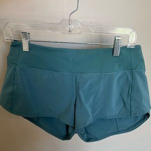 Lululemon Speed Up Low-Rise Lined Short 2.5” Blue/Green size 6